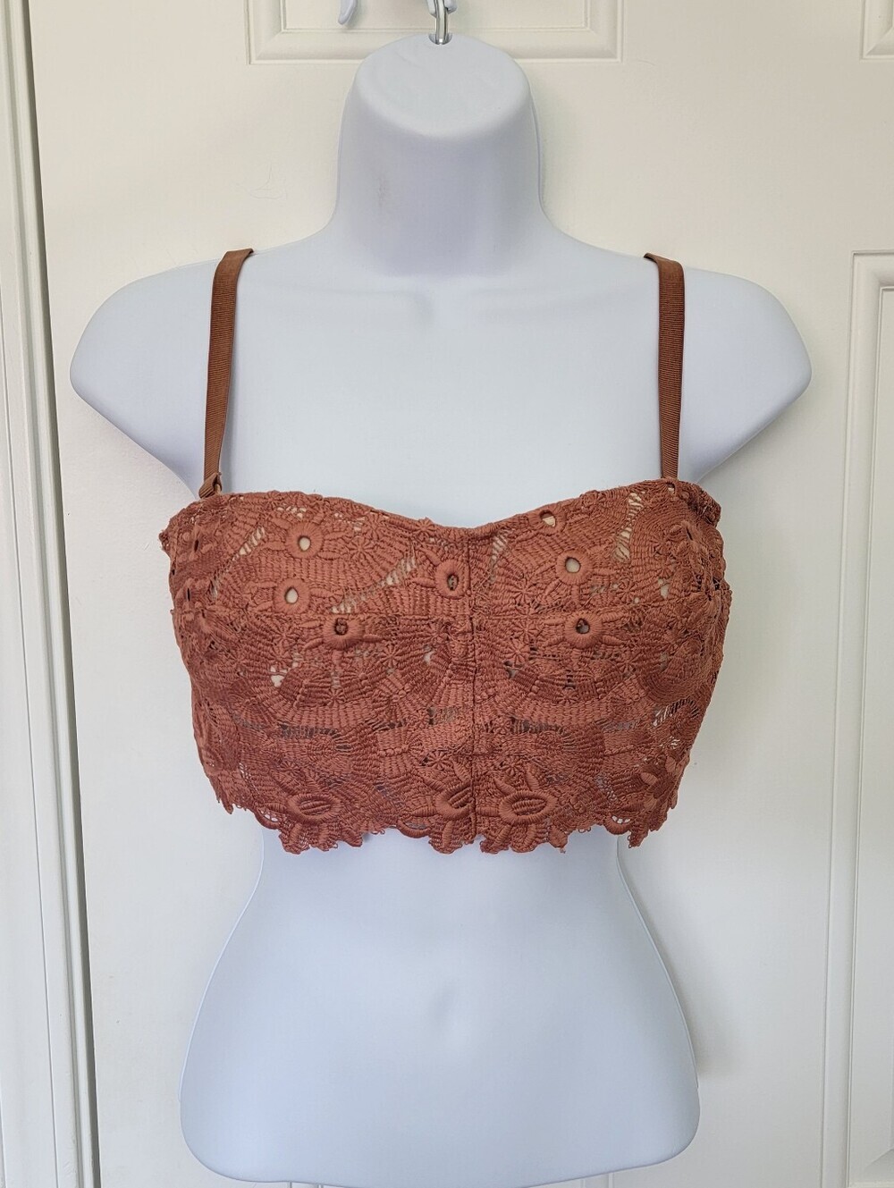 Aerie Embroidered Crochet Terracotta Bralette Size Medium Adjustable Straps